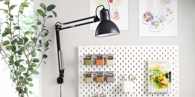 Cum să configurați un birou la domiciliu: utilizați corpuri de iluminat pe o clemă