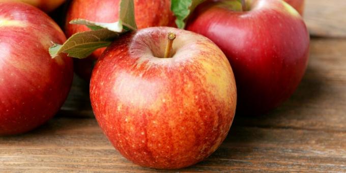 Alimente bogate în fibre: mere