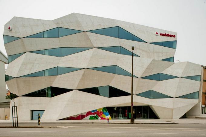 Arhitectura europeană: sediul central Vodafone din Portugalia