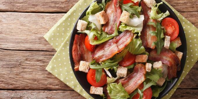 Salata cu bacon si rosii