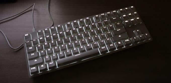 Xiaomi Mi Tastatura: taste luminate din spate și simboluri