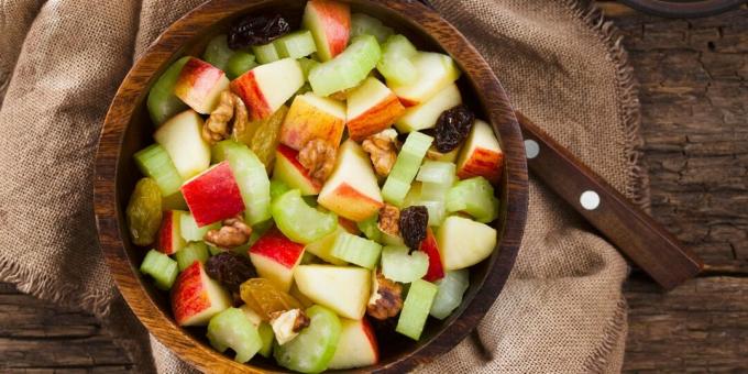 Salată cu țelină, măr, stafide și nuci