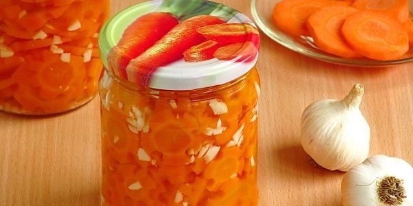 Cum să se pregătească pentru morcovi de iarna: morcovi marinat cu usturoi