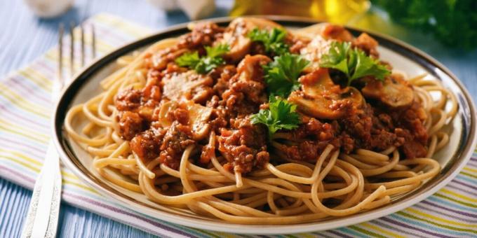 Paste bolognese cu ciuperci