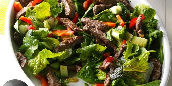 feluri de mâncare din carne de vita: salata picant cu carne de vită și ierburi
