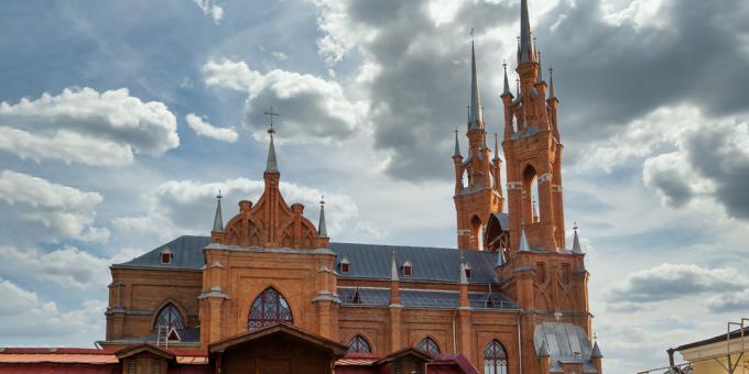 Ce să vezi în Samara: biserica poloneză