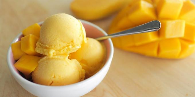 Cum de a găti inghetata de iaurt cu mango