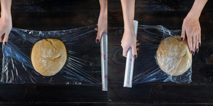 Tort de miere tort: ​​Wrap aluatul în folie de plastic 