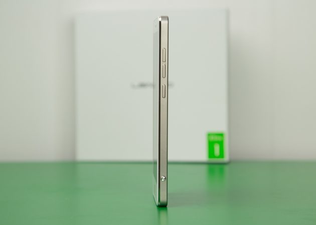 Leagoo Elite 1 prezintă o vedere laterală