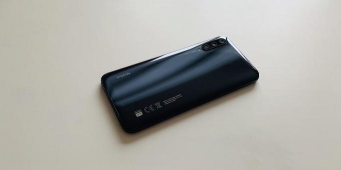 Xiaomi Mi A3: panoul din spate