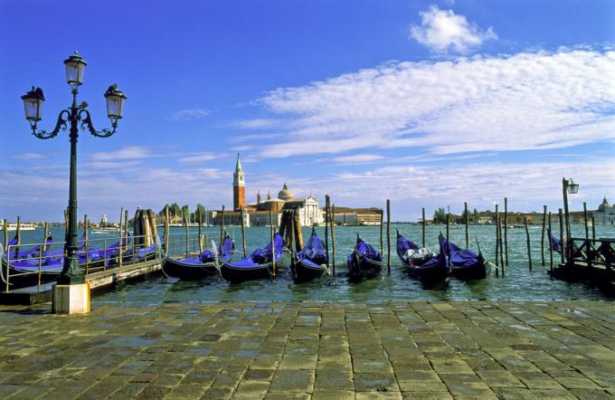 Gondola în Veneția