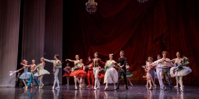 Obiective turistice din Saratov: Teatrul de Operă și Balet din Saratov