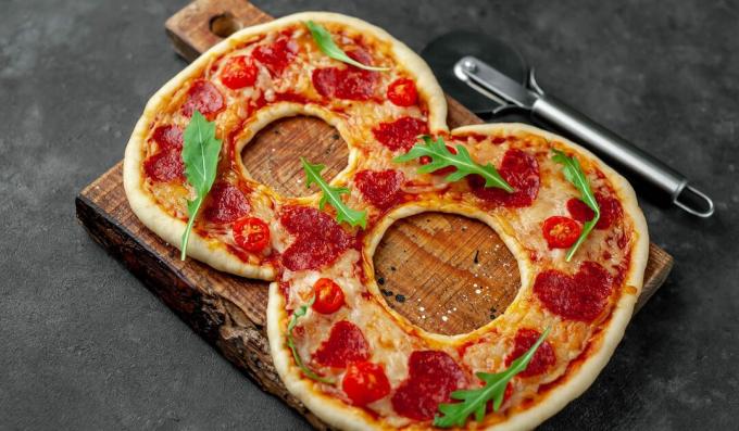Pizza festivă pe 8 martie
