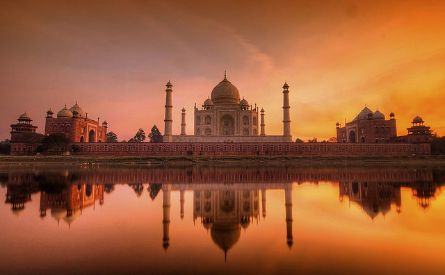 Apus de soare la Taj Mahal