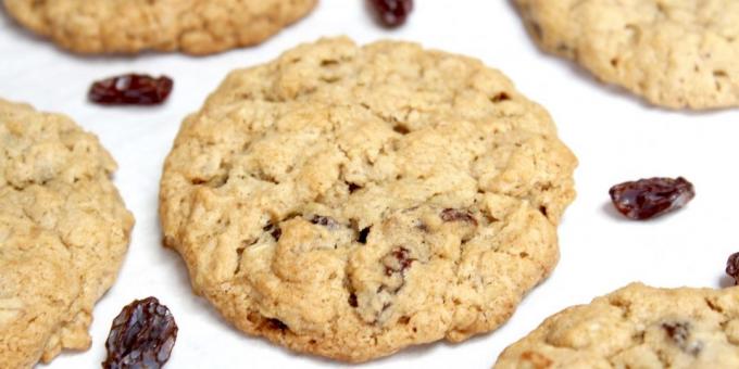 Rețete de prăjituri gustoase: Biscuiti cu stafide și fulgi de ovăz