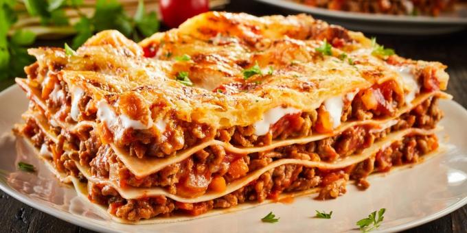 Lasagna cu pasta de tomate