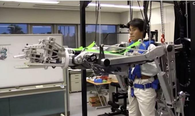 Tehnologii de viitor: constructorii vor folosi exoskeletons
