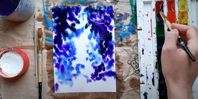 Cum să pictezi spațiul în acuarelă: pictează linii violet și albastru