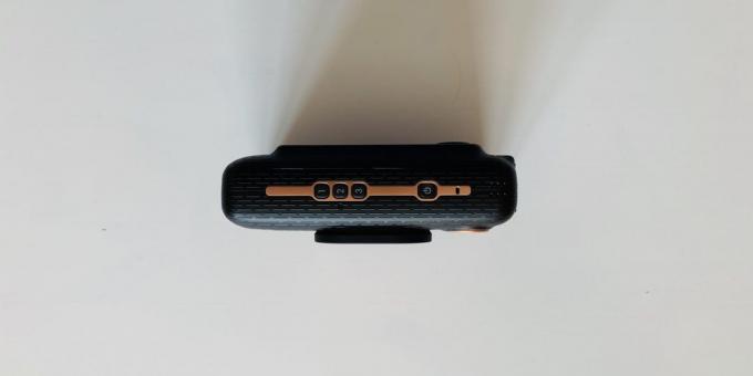 Fuji Instax Mini LiPlay: flanc