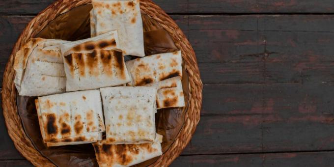 Idee de picnic: plicuri Lavash cu brânză