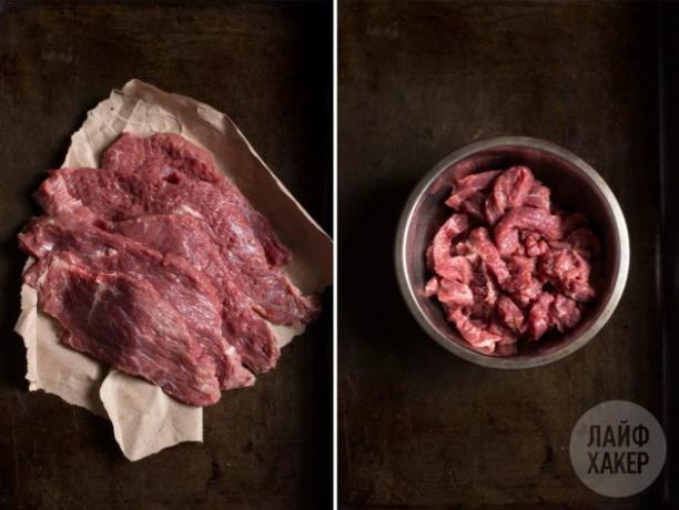 Mod de preparare a pastei de vită în sos de cremă de roșii: Tăiați carnea de vită în felii de 2–2½ cm și bateți-o