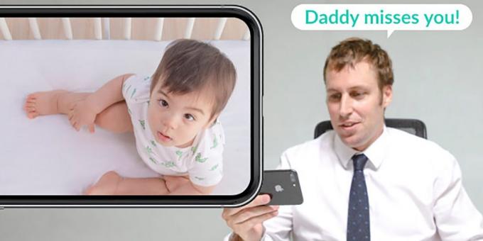 smart baby monitor Cubo AI oferă funcția de comunicare de voce cu două sensuri.