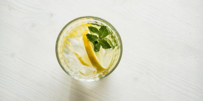 cocktail-uri non-alcoolice: shpritser de suc de struguri și suc