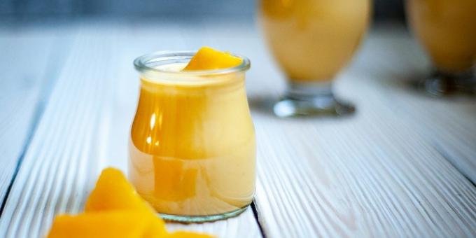 Smoothie cu mango și iaurt