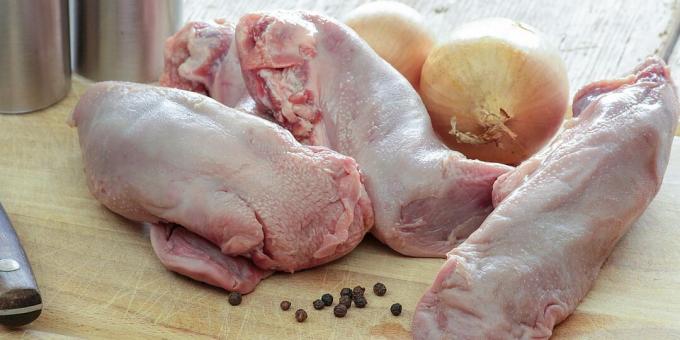 Cum și cât să gătești limba de porc: limba proaspătă de porc
