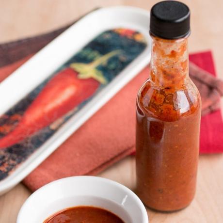 sosuri picante: foarte picant sos de chili