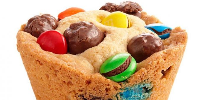 Rețete de prăjituri gustoase: prajiturele cu M & M