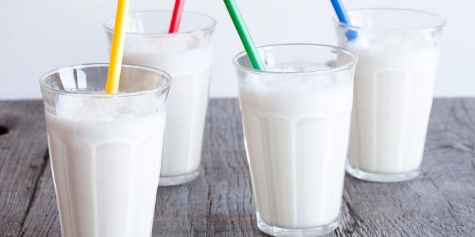 Cum sa faci un milkshake: milkshake clasic cu inghetata