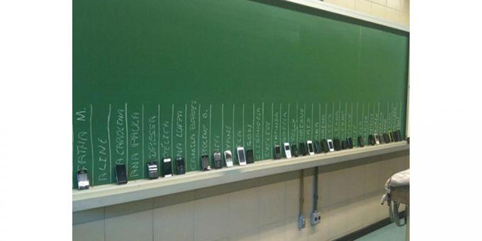 telefoane inteligente în examen