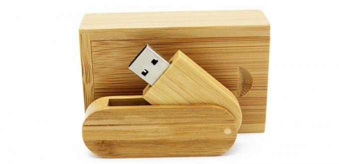 unitate flash USB din lemn