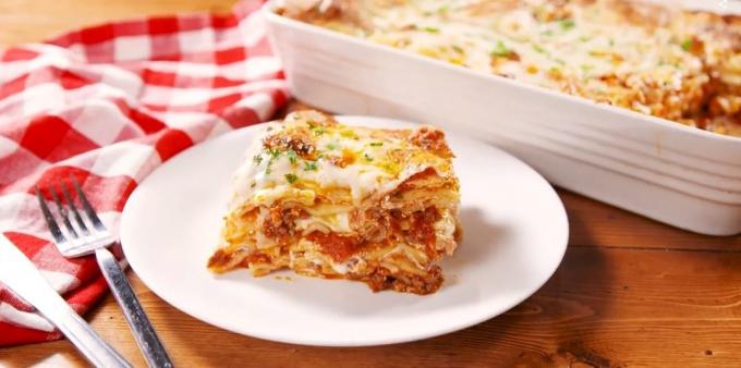 Rețete: Lasagna cu carne și brânză