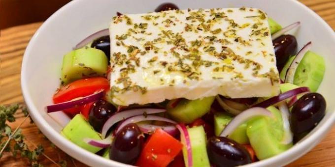 salata grecească clasică - reteta