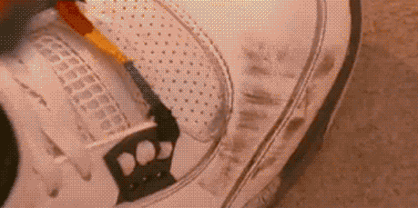 Îngrijirea pantofi: Trebuie spălat imediat pantofi murdare