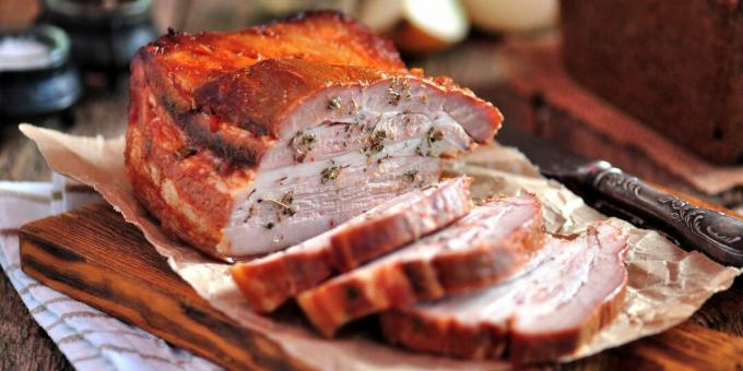 Carne de porc fiartă în coajă de ceapă fără cuptor