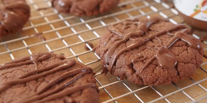 Cum de a găti o simplă ciocolată cookie-uri cip