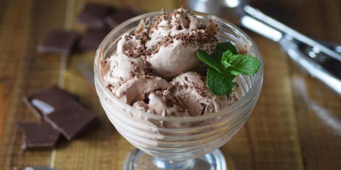înghețată de ciocolată cu lapte condensat
