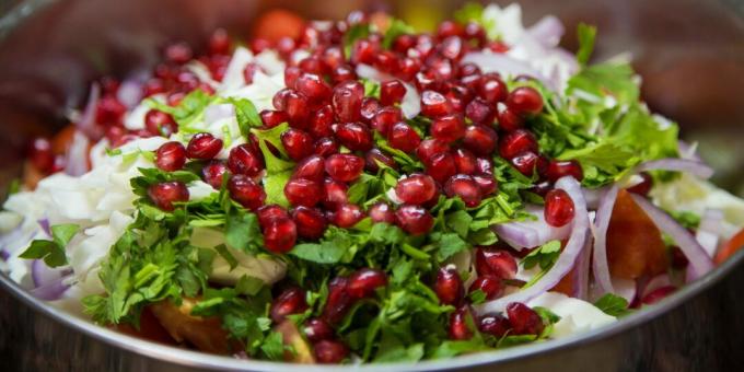 Salată de rodii și roșii: o rețetă simplă