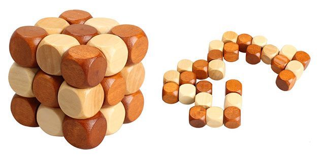 Puzzle din lemn cub