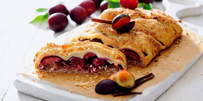 Strudel cu prune coapte