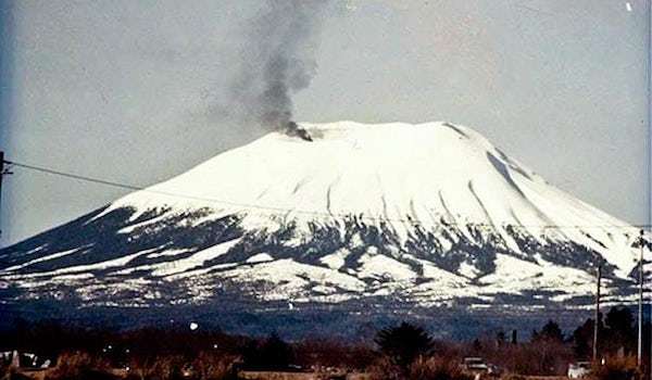 Pranks pentru 1 aprilie: a trezit vulcan