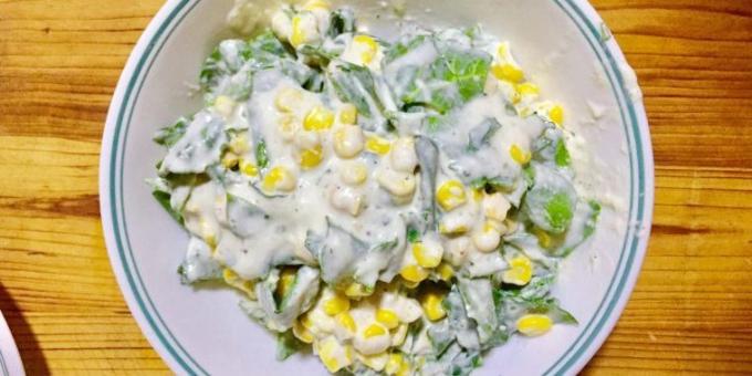 Salata cu spanac și porumb