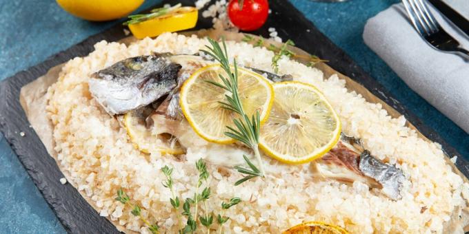 Rețetă de pește de cuptor: dorado în sare