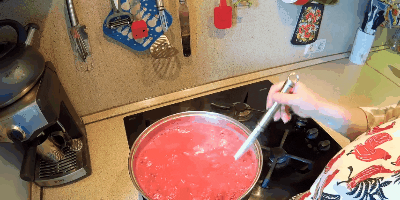 Rețetă pentru coacăz roșu jeleu: Se fierbe jeleu Mai multe despre 3 minute