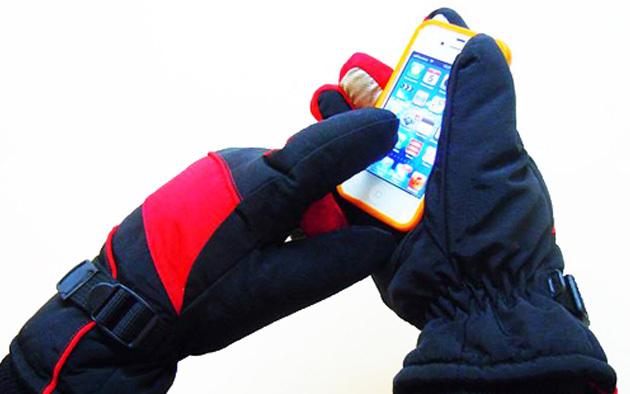Cadouri pentru Anul Nou: mănuși de schi pentru smartphone-uri