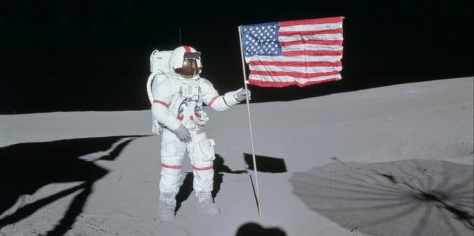 Oameni care au fost în spațiu: Alan Shepard pe lună