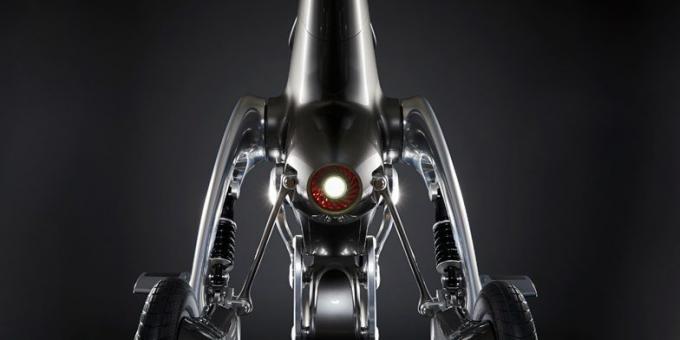 robot de noi: o lanternă puternică